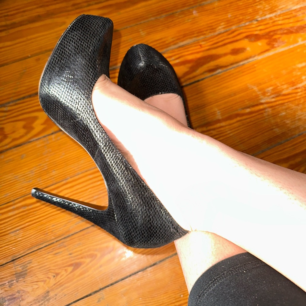 BCBGeneration BG-Parade Black Leather Reptile Texture Heels